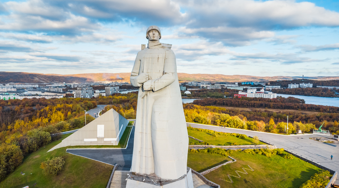 Памятник защитникам советского Заполярья в Мурманске. Мурманский Алеша памятник защитникам советского Заполярья. Памятник Алеше в Мурманске. Кольский Алеша Мурманск.